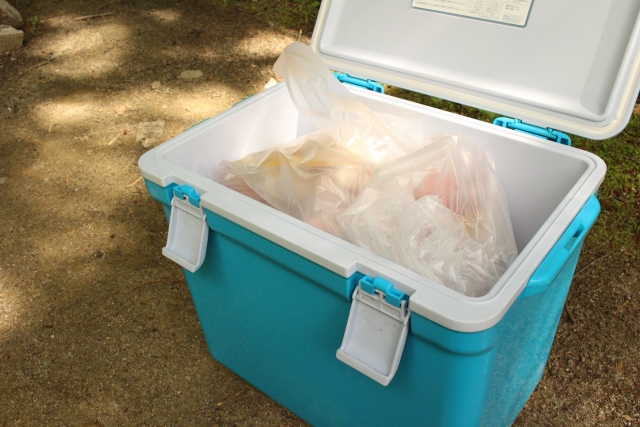 キャンプの食材の保存にはクーラーボックスを有効活用しよう ファインドクリップ